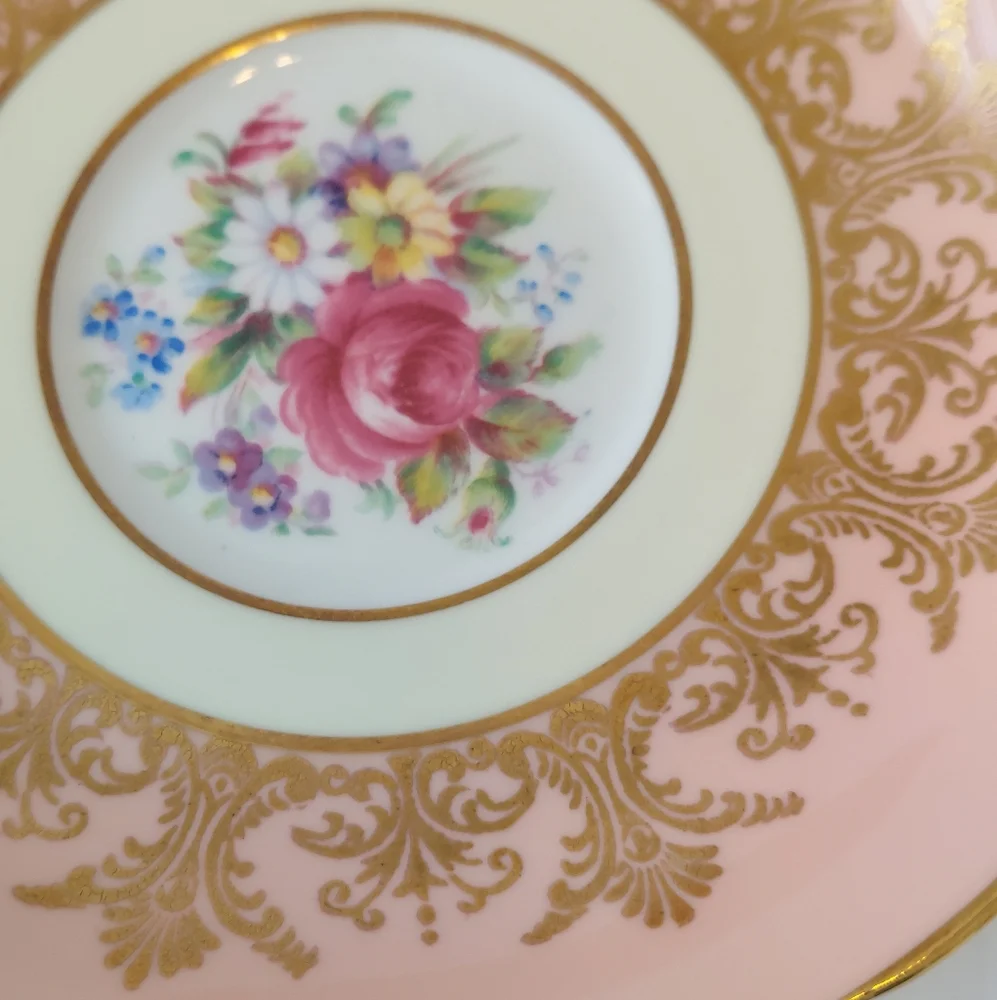 Paragon Pink Gold Filigree Tea Cup & Saucer - Picture 6 of 11